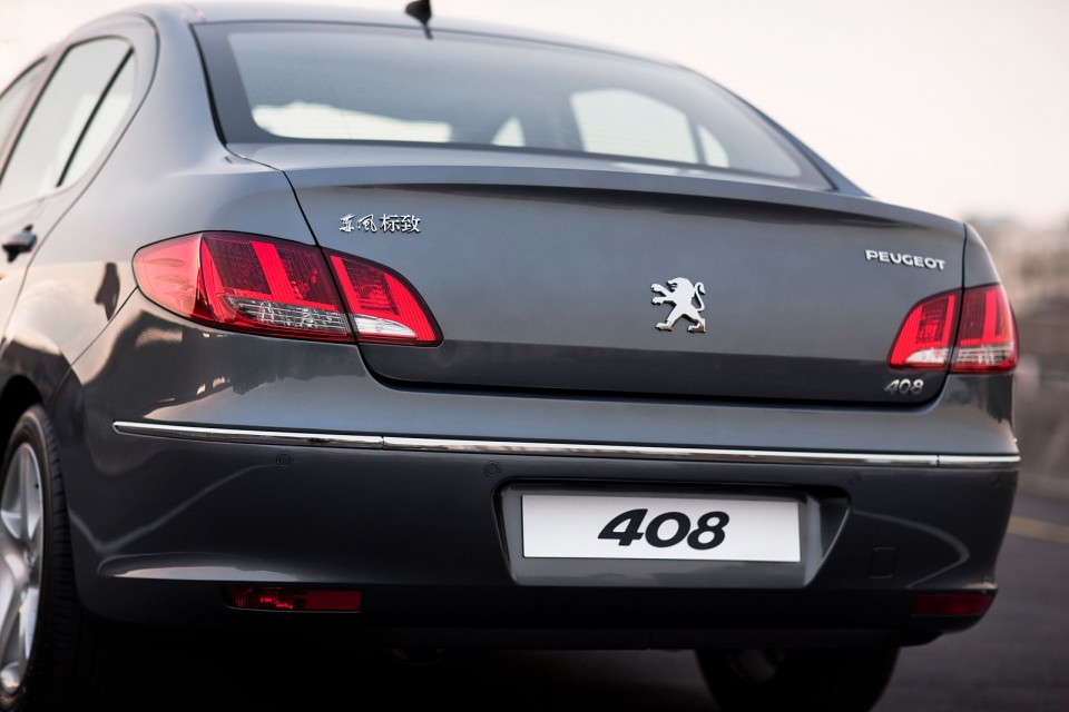 Photo coffre Peugeot 408 I phase 1 (2010)