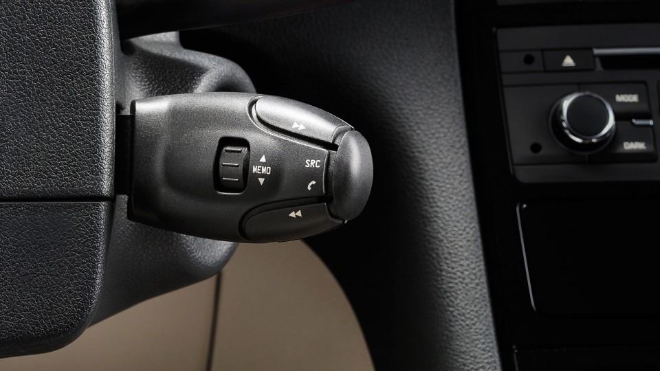 Photo commande audio volant Peugeot 408 I phase 2 (2013)