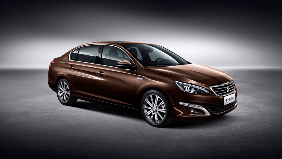 Photo officielle Peugeot 408 II Rich Oak