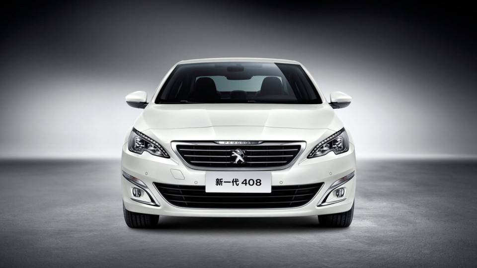 Photo face avant nouvelle Peugeot 408 II Blanc Nacré