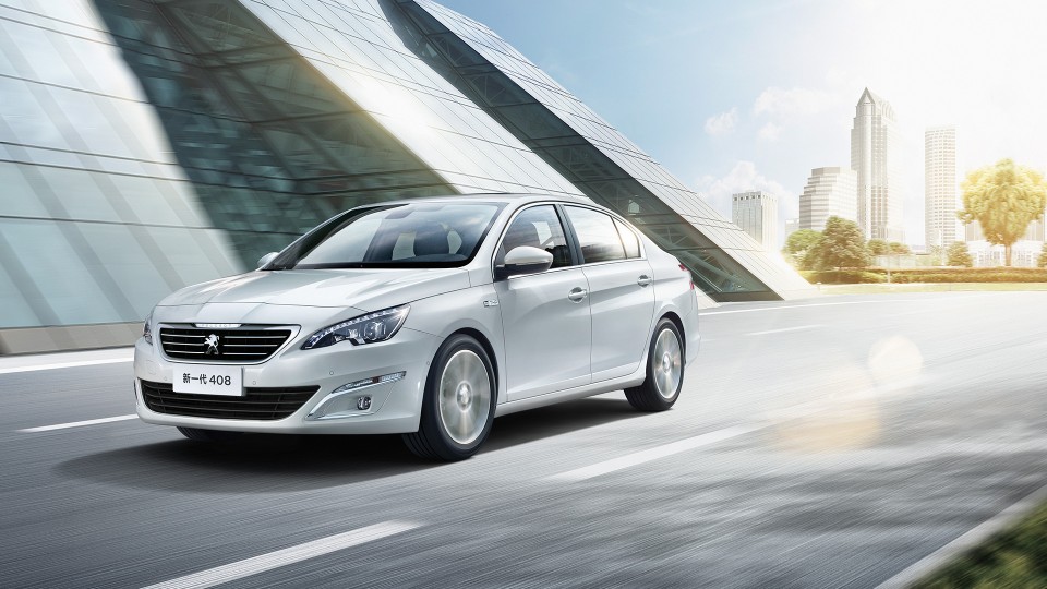 Photo officielle 3/4 avant Peugeot 408 II