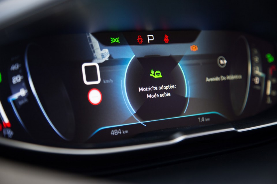 Photo affichage Grip Control combiné Peugeot 5008 II GT - Essai