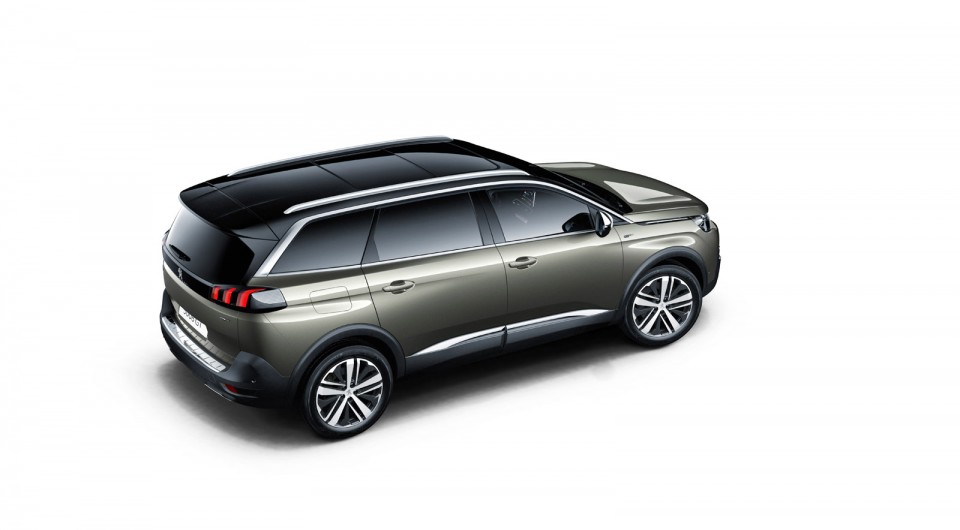 Photo 3/4 arrière Peugeot 5008 GT (2017)