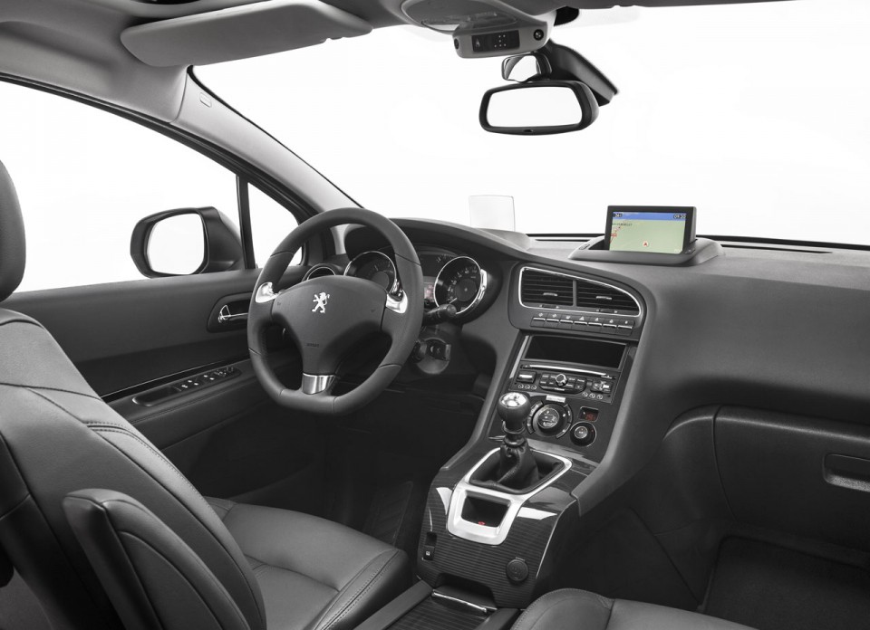 Photo intérieur Peugeot 5008 I phase 2 (2013) - 1-010