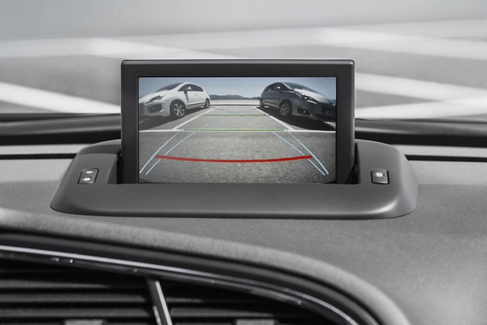Photo caméra de recul Peugeot 5008 I phase 2 (2013) - 1-012