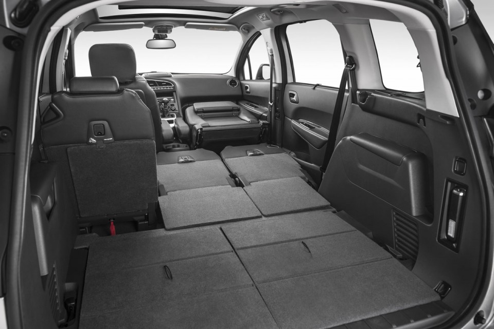 Photo coffre et sièges modulables Peugeot 5008 I phase 2 (2013) - 1-014