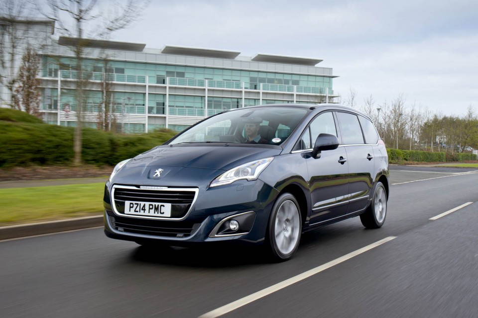 Photo Peugeot 5008 I Allure Bleu Bourrasque (restylée 2013) (UK)