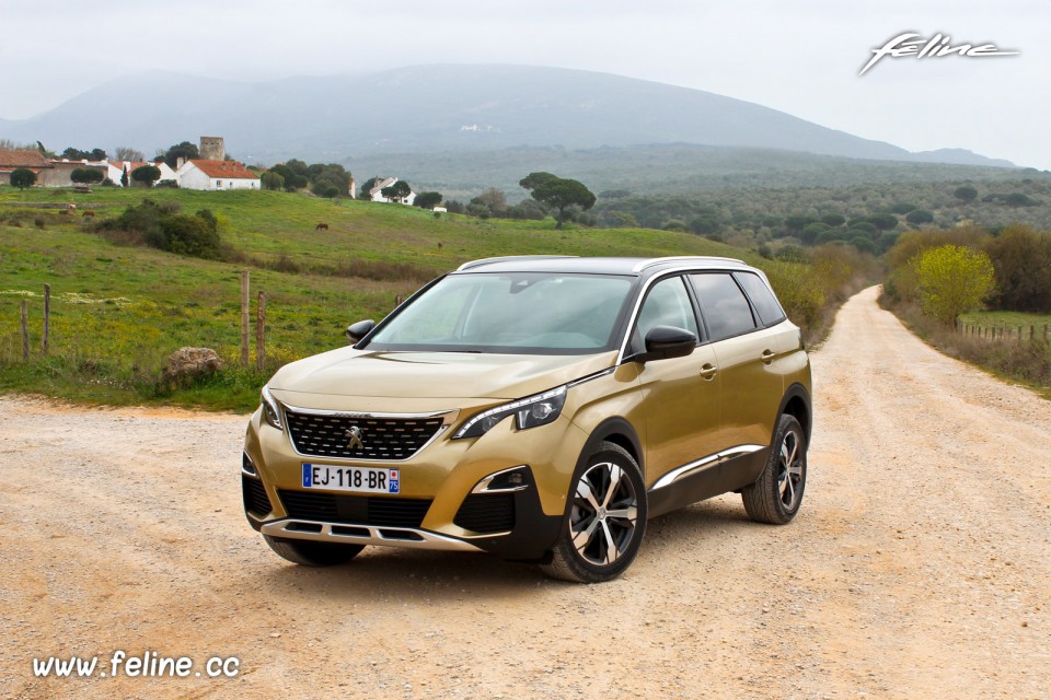 Photo 3/4 avant nouvelle Peugeot 5008 II Allure 1.2 PureTech 130