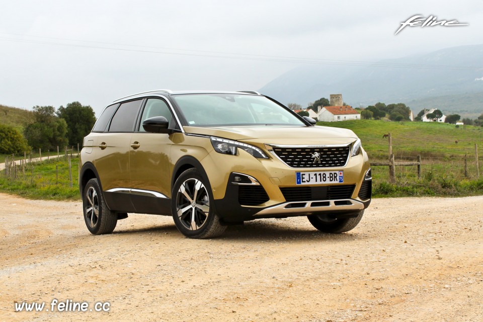 Photo 3/4 avant nouvelle Peugeot 5008 II Allure 1.2 PureTech 130