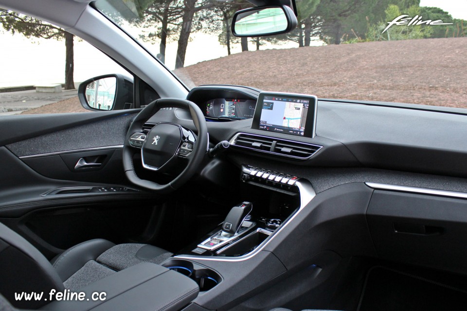 Photo intérieur nouvelle Peugeot 5008 II (2017)