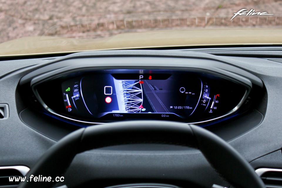 Photo combiné numérique i-Cockpit nouvelle Peugeot 5008 II (20