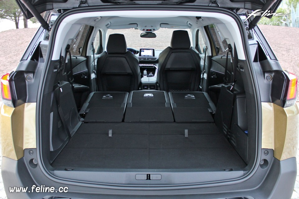 Photo coffre (configuration 2 places) nouvelle Peugeot 5008 II (