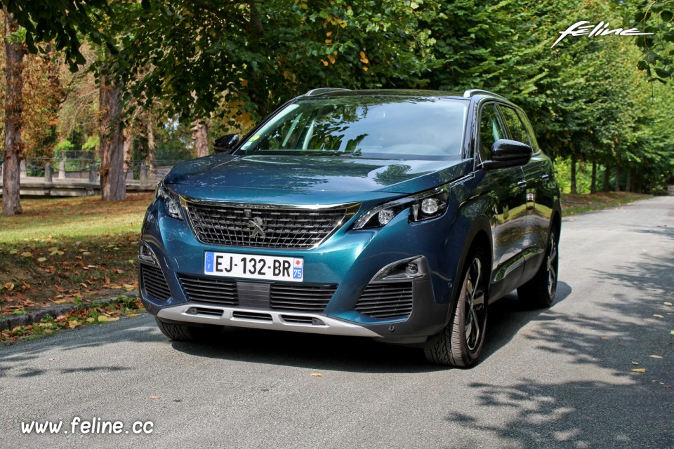 Photo statique route nouveau Peugeot 5008 II Allure BlueHDi 120