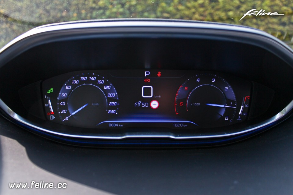 Photo compteurs combiné digital i-Cockpit nouveau Peugeot 5008