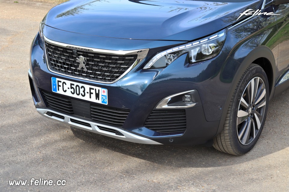 Photo bouclier avant sport Peugeot 5008 II GT Line PureTech 180