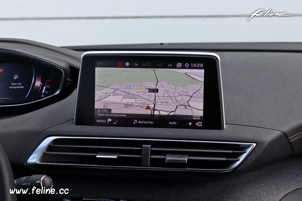 Photo navigation GPS écran tactile Peugeot 5008 II GT Line Pure