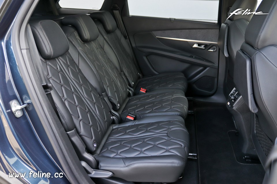 Photo sièges arrière cuir noir Peugeot 5008 II GT Line PureTec