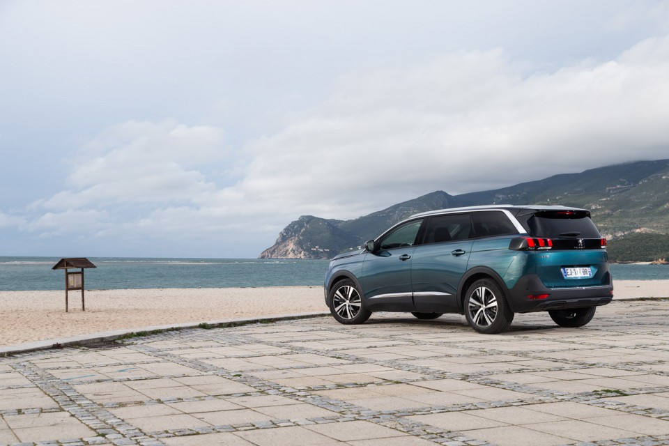 Photo Peugeot 5008 II Allure Emerald Crystal - Essais presse 201