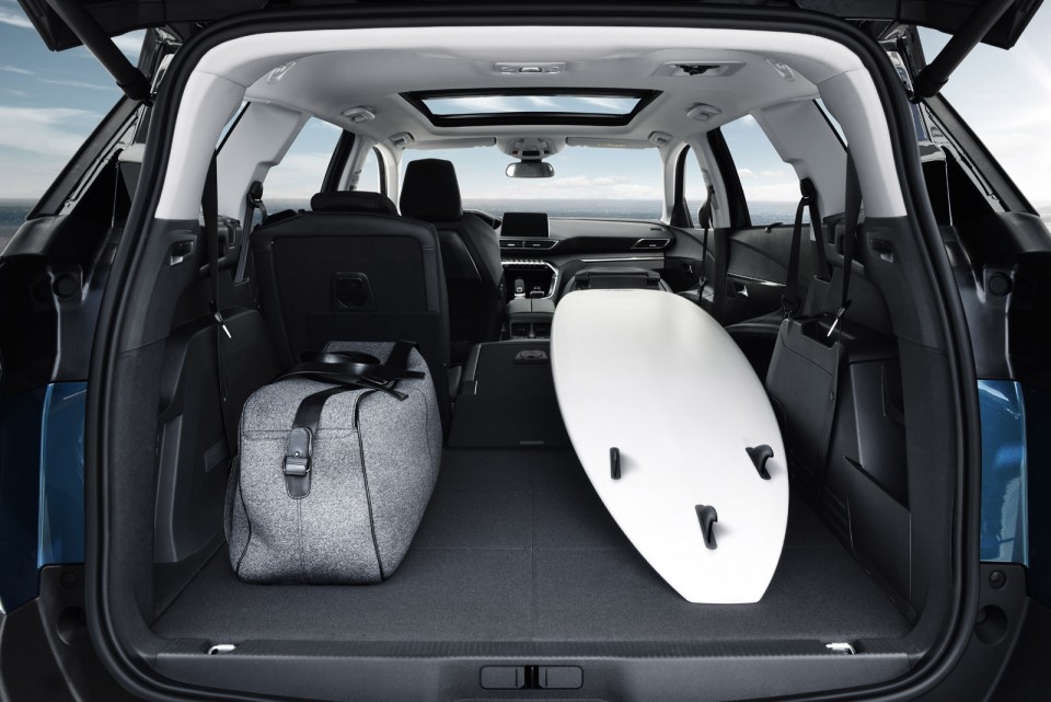 Photo coffre sièges rabattus Peugeot 5008 II (2017)