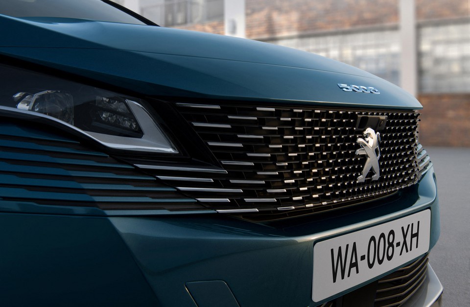 Photo calandre avant Peugeot 5008 II restylée (2020)