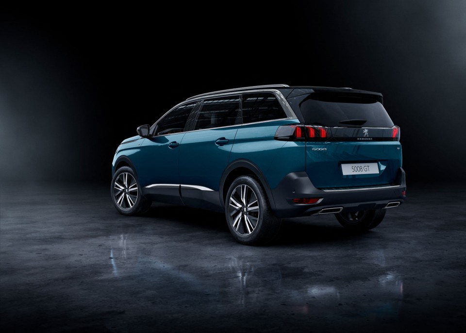 Photo officielle 3/4 arrière Peugeot 5008 II restylée (2020)