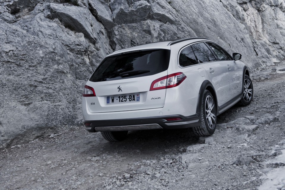 Photo officielle Peugeot 508 RXH I Blanc Nacré - 2-018