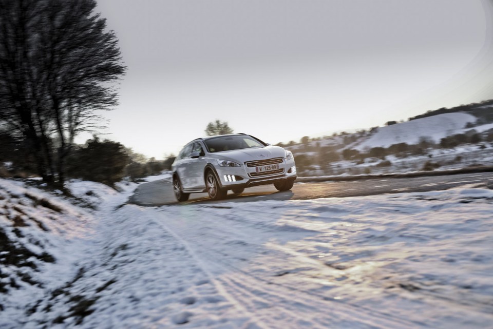 Photo officielle Peugeot 508 RXH I Blanc Nacré - 2-034