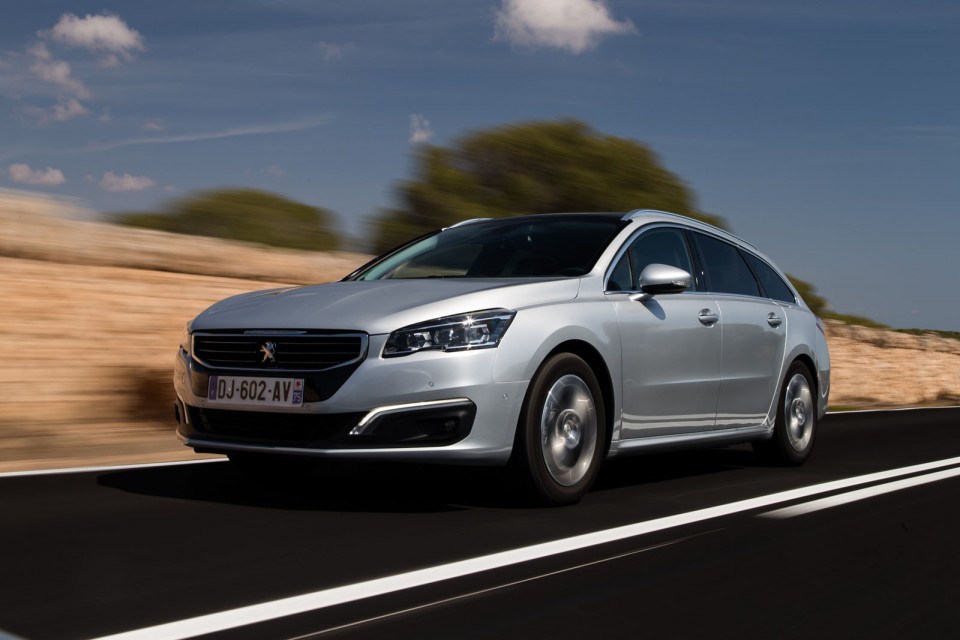 Photo officielle Peugeot 508 SW restylée Gris Aluminium - Essai