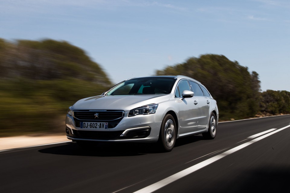 Photo officielle Peugeot 508 SW restylée Gris Aluminium - Essai