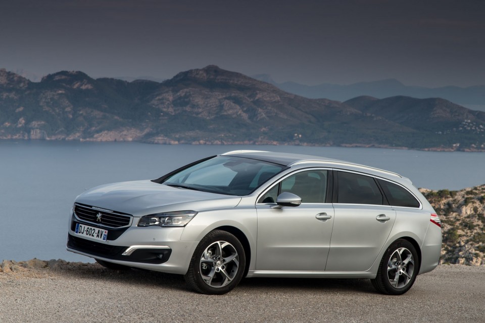 Photo officielle Peugeot 508 SW restylée Gris Aluminium - Essai