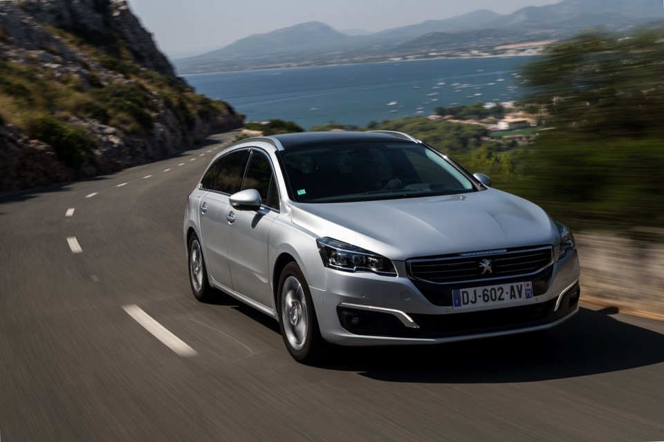 Photo officielle Peugeot 508 SW restylée Gris Aluminium - Essai