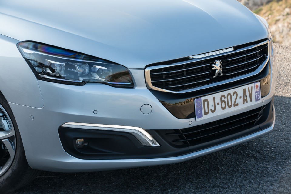 Photo bouclier avant Peugeot 508 SW restylée Gris Aluminium - E