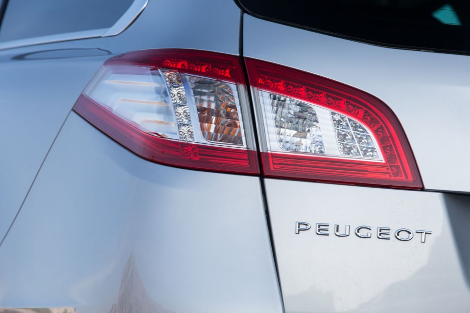 Photo feu arrière LED Peugeot 508 SW restylée Gris Aluminium -