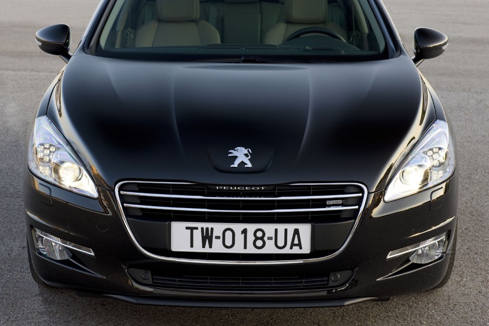 Photo face avant Peugeot 508 SW I Noir Perla Nera - 1-006