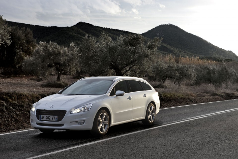 Photo 3/4 avant Peugeot 508 SW I Blanc Nacré - 2-001