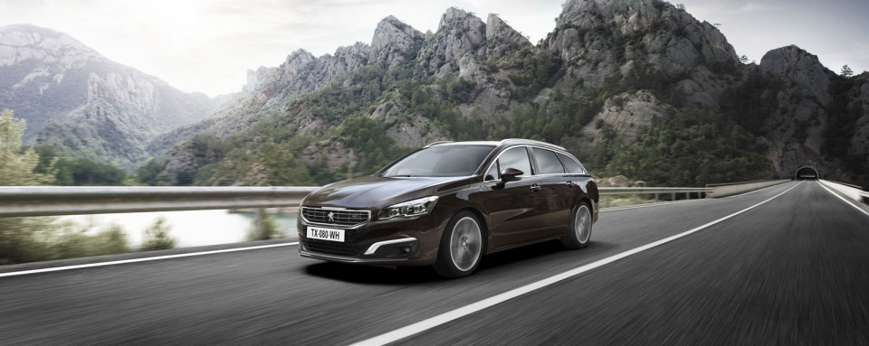 Photo 3/4 avant Peugeot 508 SW GT restylée (2014)