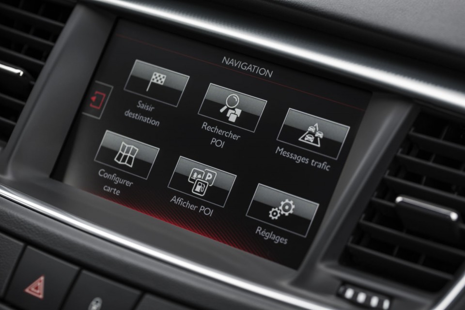 Photo écran tactile SMEG+ Peugeot 508 SW GT restylée (2014)