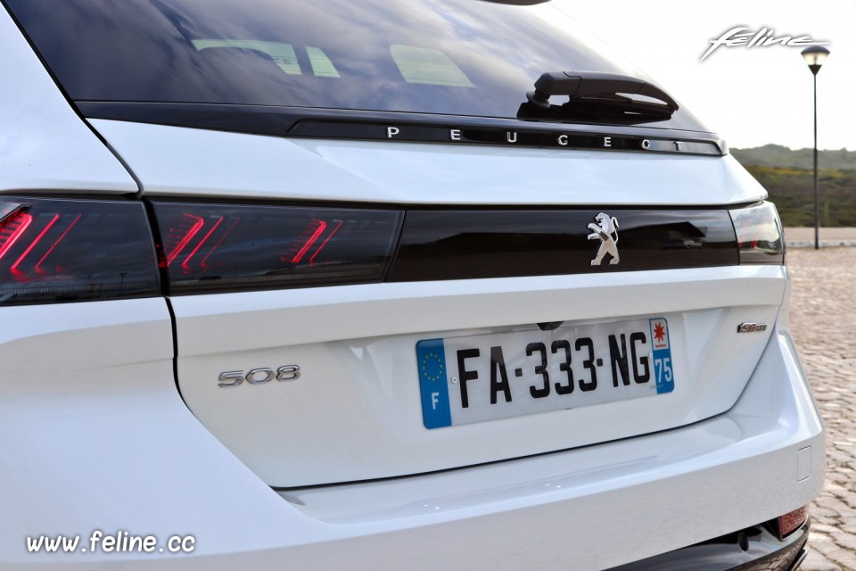 Photo bandeau noir feux arrière Peugeot 508 SW II (2019)