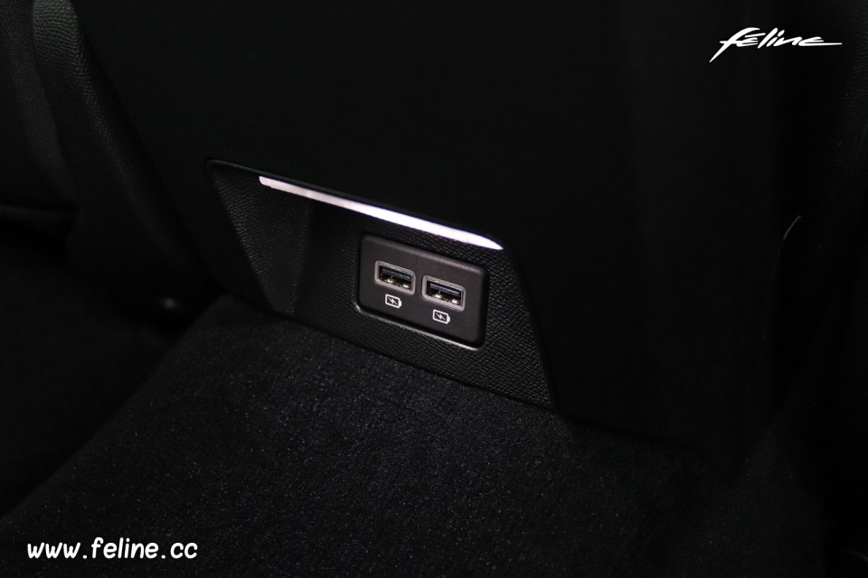 Photo prises USB arrière nouvelle Peugeot 508 SW II (2019)