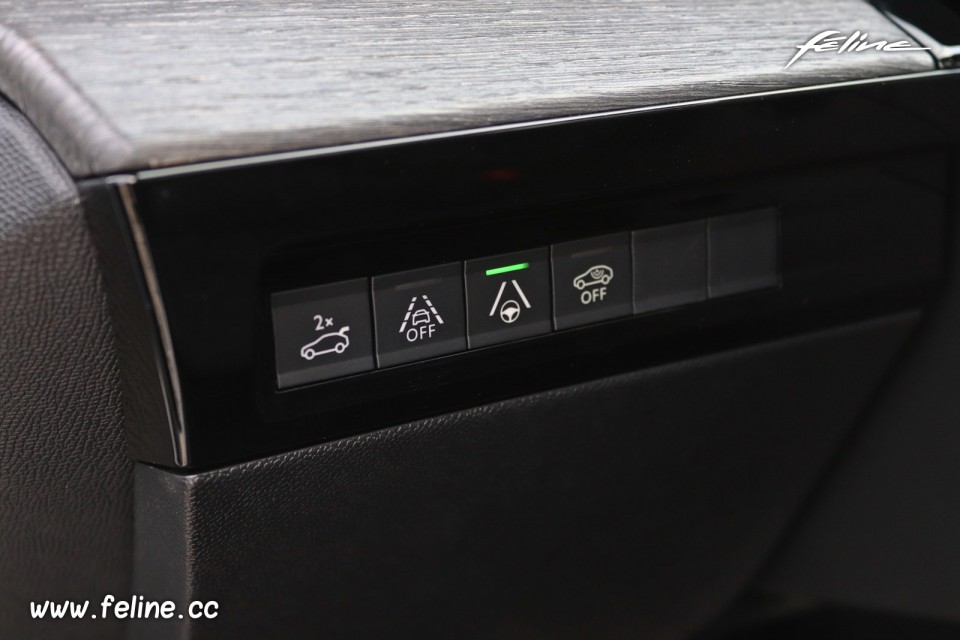 Photo boutons commande nouvelle Peugeot 508 SW II (2019)
