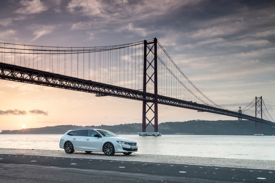 Photo officielle Peugeot 508 SW GT Line Blanc Nacré - Essais pr