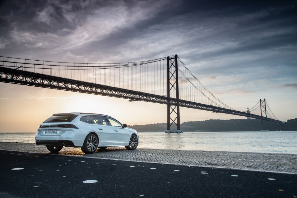 Photo officielle Peugeot 508 SW GT Line Blanc Nacré - Essais pr