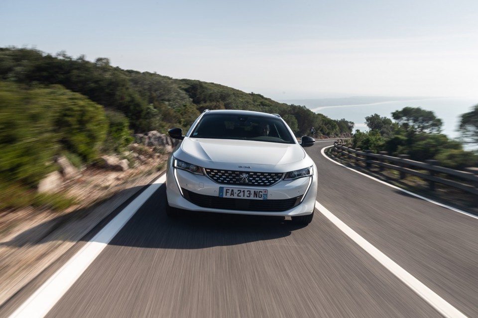 Photo officielle Peugeot 508 SW GT Line Blanc Nacré - Essais pr