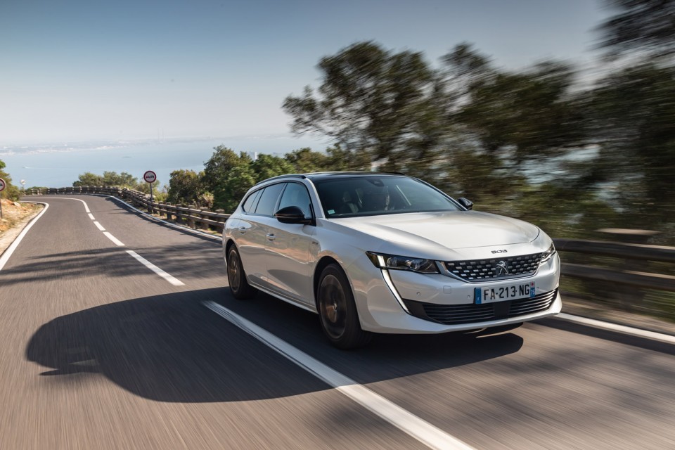 Photo officielle Peugeot 508 SW GT Line Blanc Nacré - Essais pr