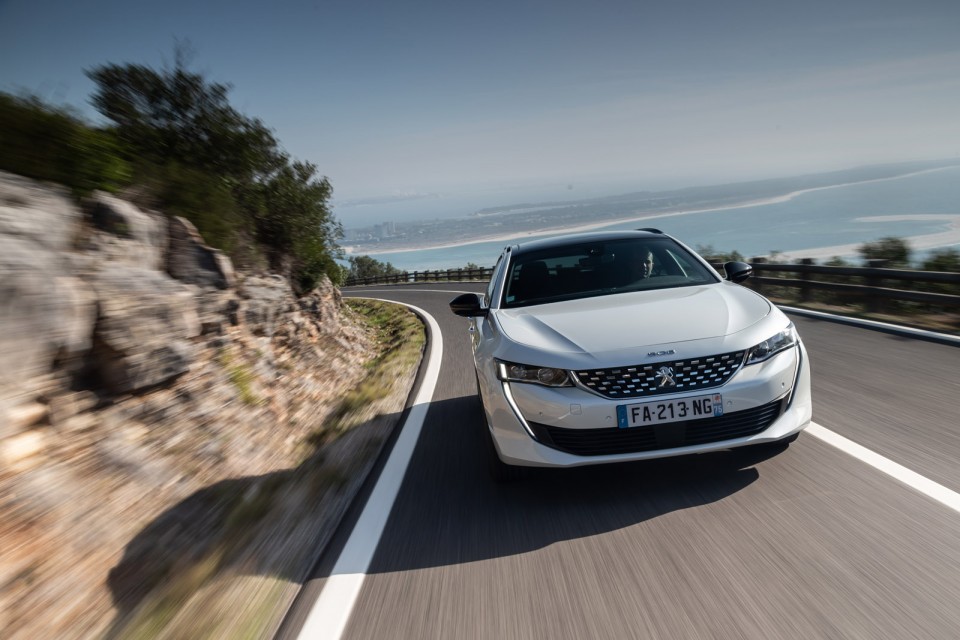 Photo officielle Peugeot 508 SW GT Line Blanc Nacré - Essais pr