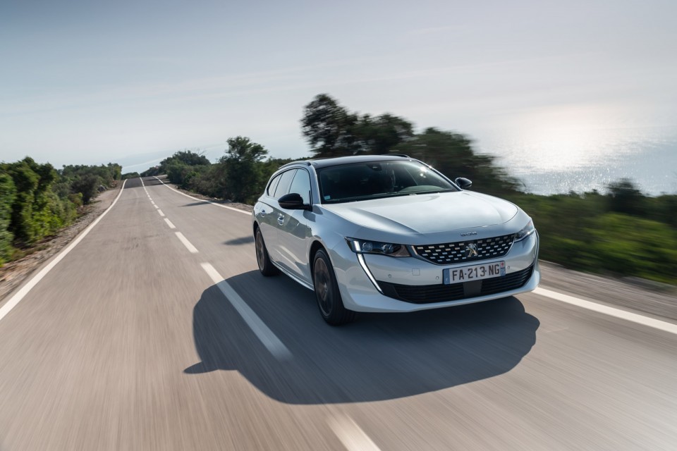 Photo officielle Peugeot 508 SW GT Line Blanc Nacré - Essais pr