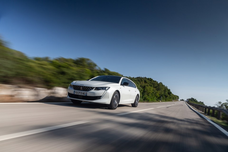 Photo officielle Peugeot 508 SW GT Line Blanc Nacré - Essais pr