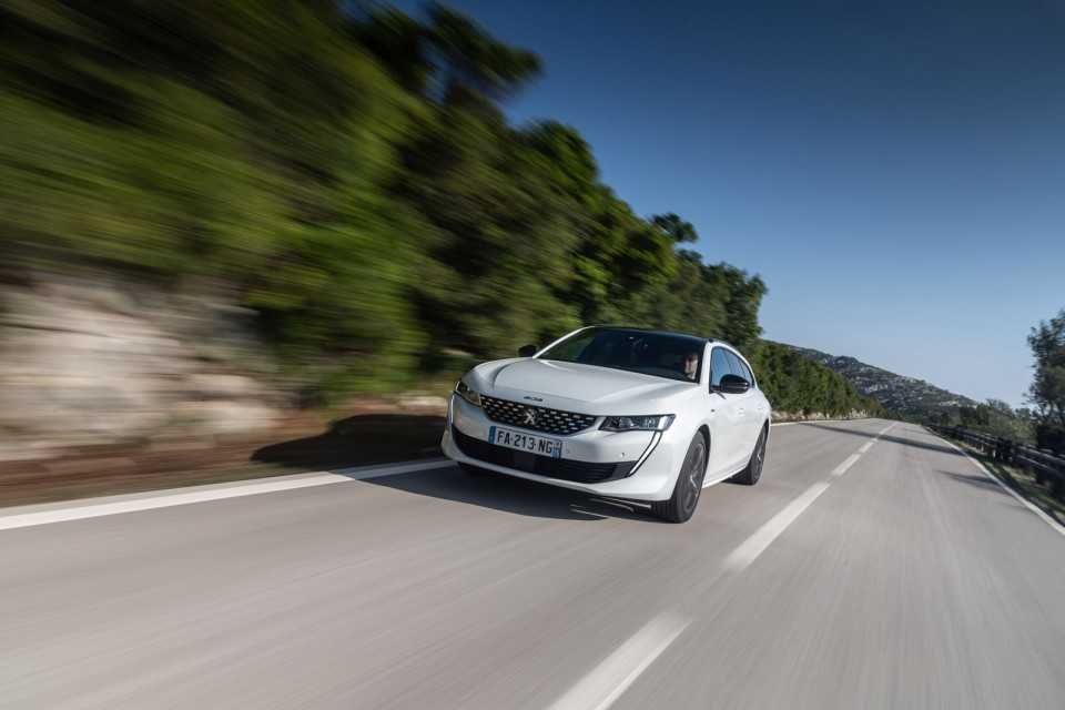 Photo officielle Peugeot 508 SW GT Line Blanc Nacré - Essais pr