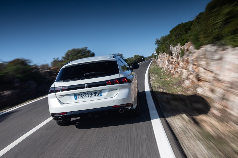 Photo officielle Peugeot 508 SW GT Line Blanc Nacré - Essais pr