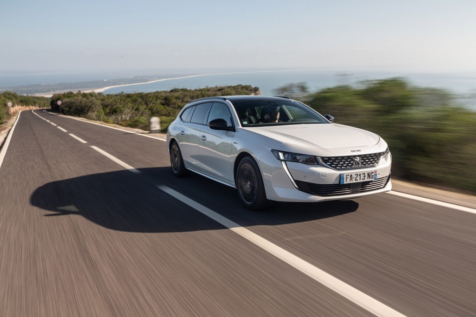 Photo officielle Peugeot 508 SW GT Line Blanc Nacré - Essais pr